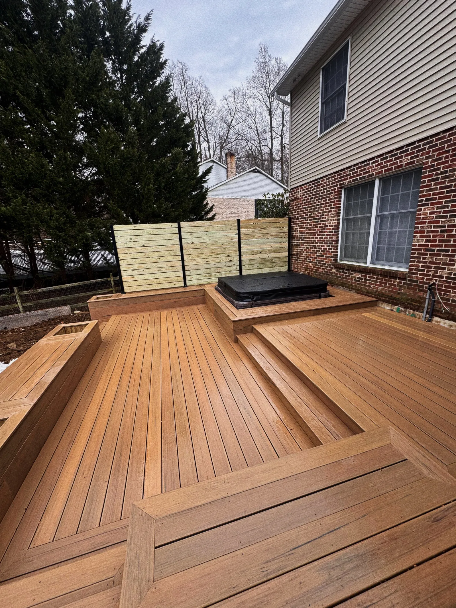 Custom deck built by 98's Construction